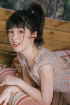 日韩年轻的妈妈